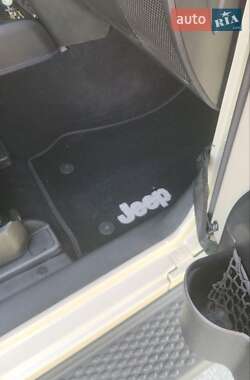 Внедорожник / Кроссовер Jeep Wrangler 2017 в 