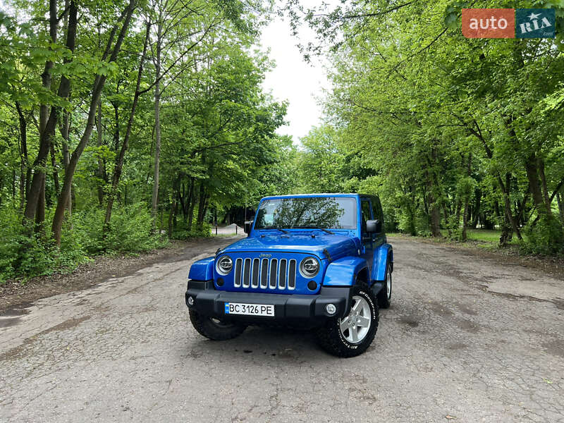 Позашляховик / Кросовер Jeep Wrangler 2015 в Львові