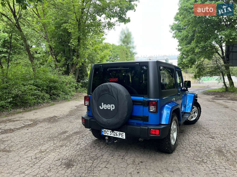Позашляховик / Кросовер Jeep Wrangler 2015 в Львові