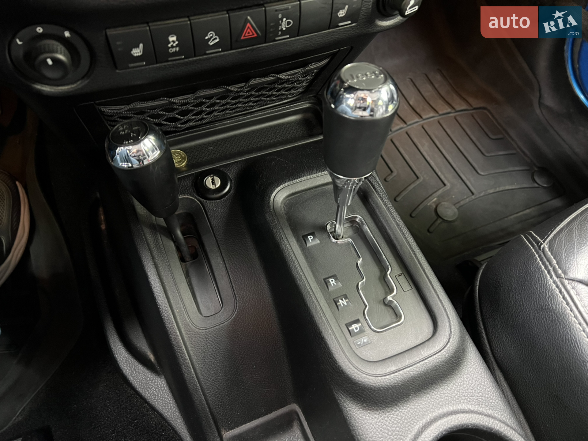 2015 Jeep Wrangler - мініатюра 29