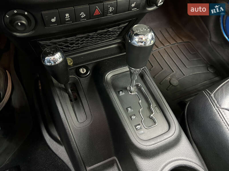 Позашляховик / Кросовер Jeep Wrangler 2015 в Львові