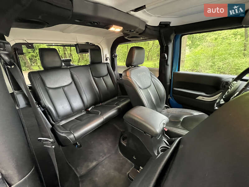 Позашляховик / Кросовер Jeep Wrangler 2015 в Львові