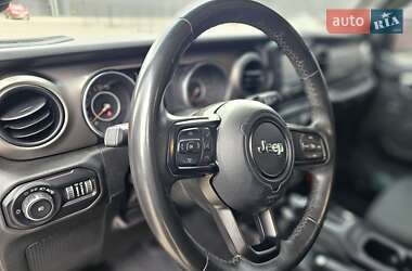 Внедорожник / Кроссовер Jeep Wrangler 2018 в 