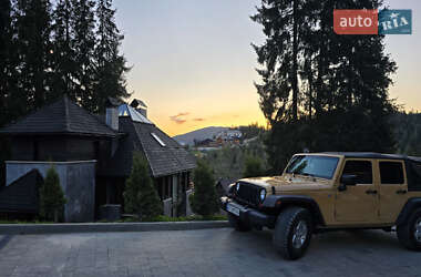 Внедорожник / Кроссовер Jeep Wrangler 2013 в 