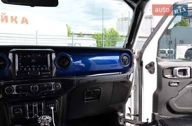Внедорожник / Кроссовер Jeep Wrangler 2018 в 
