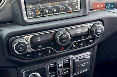 Внедорожник / Кроссовер Jeep Wrangler 2022 в 