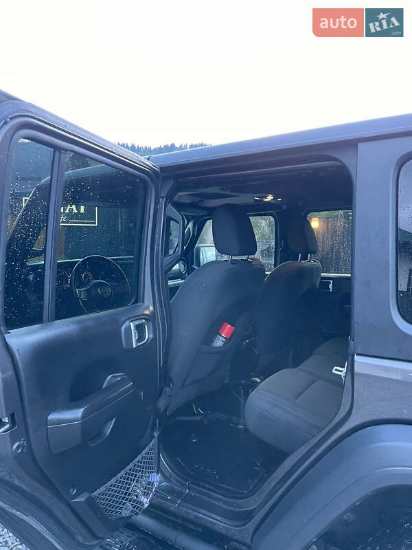 Позашляховик / Кросовер Jeep Wrangler 2020 в Буковеле фото 12 Позашляховик / Кросовер Jeep Wrangler 2020 в Буковеле