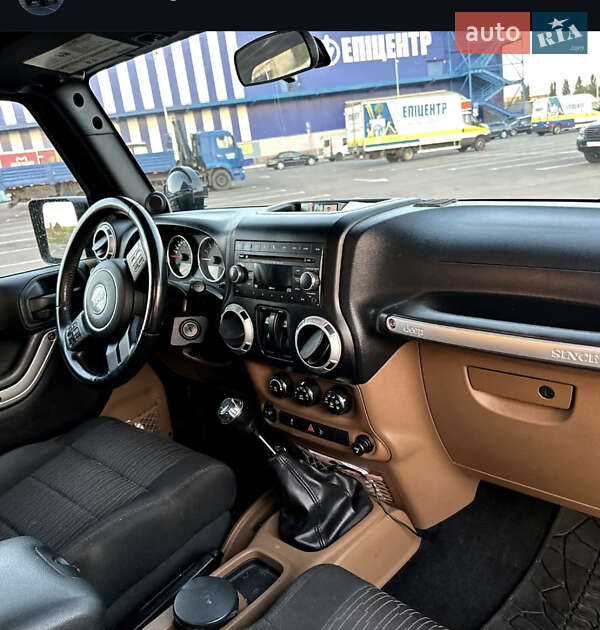 Внедорожник / Кроссовер Jeep Wrangler 2011 в Киеве