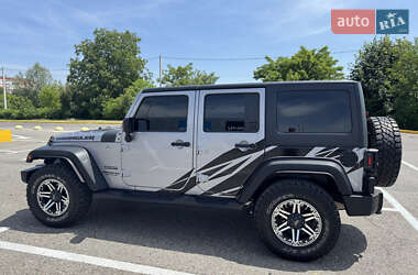 Внедорожник / Кроссовер Jeep Wrangler 2016 в 