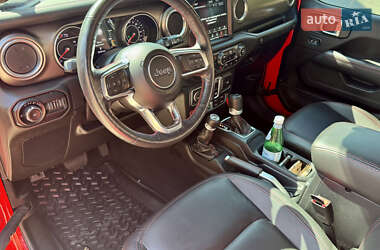 Внедорожник / Кроссовер Jeep Wrangler 2018 в 