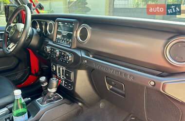 Внедорожник / Кроссовер Jeep Wrangler 2018 в 