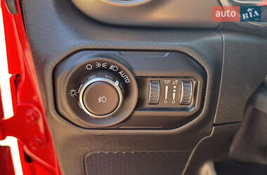 Внедорожник / Кроссовер Jeep Wrangler 2018 в 