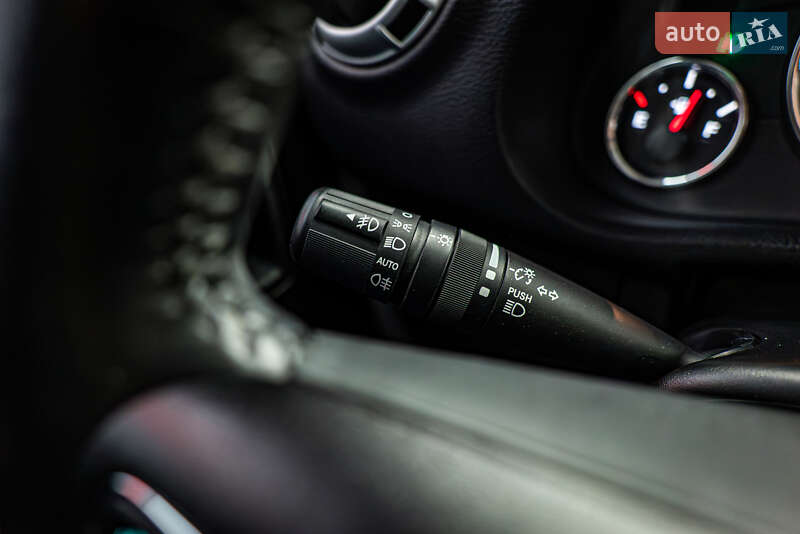Внедорожник / Кроссовер Jeep Wrangler 2015 в Киеве