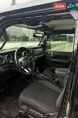 Внедорожник / Кроссовер Jeep Wrangler 2019 в 