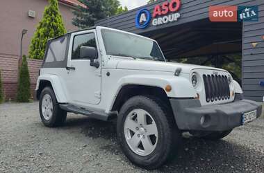 Внедорожник / Кроссовер Jeep Wrangler 2013 в Львове