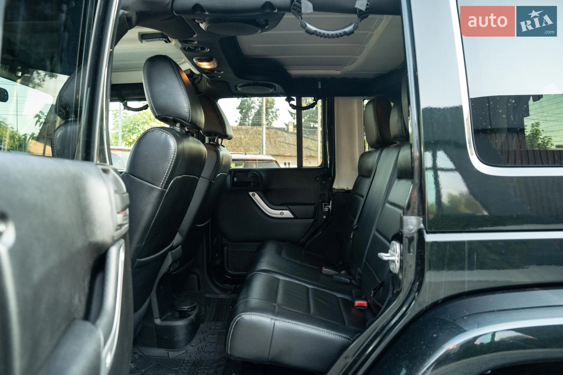 2012 Jeep Wrangler - мініатюра 44