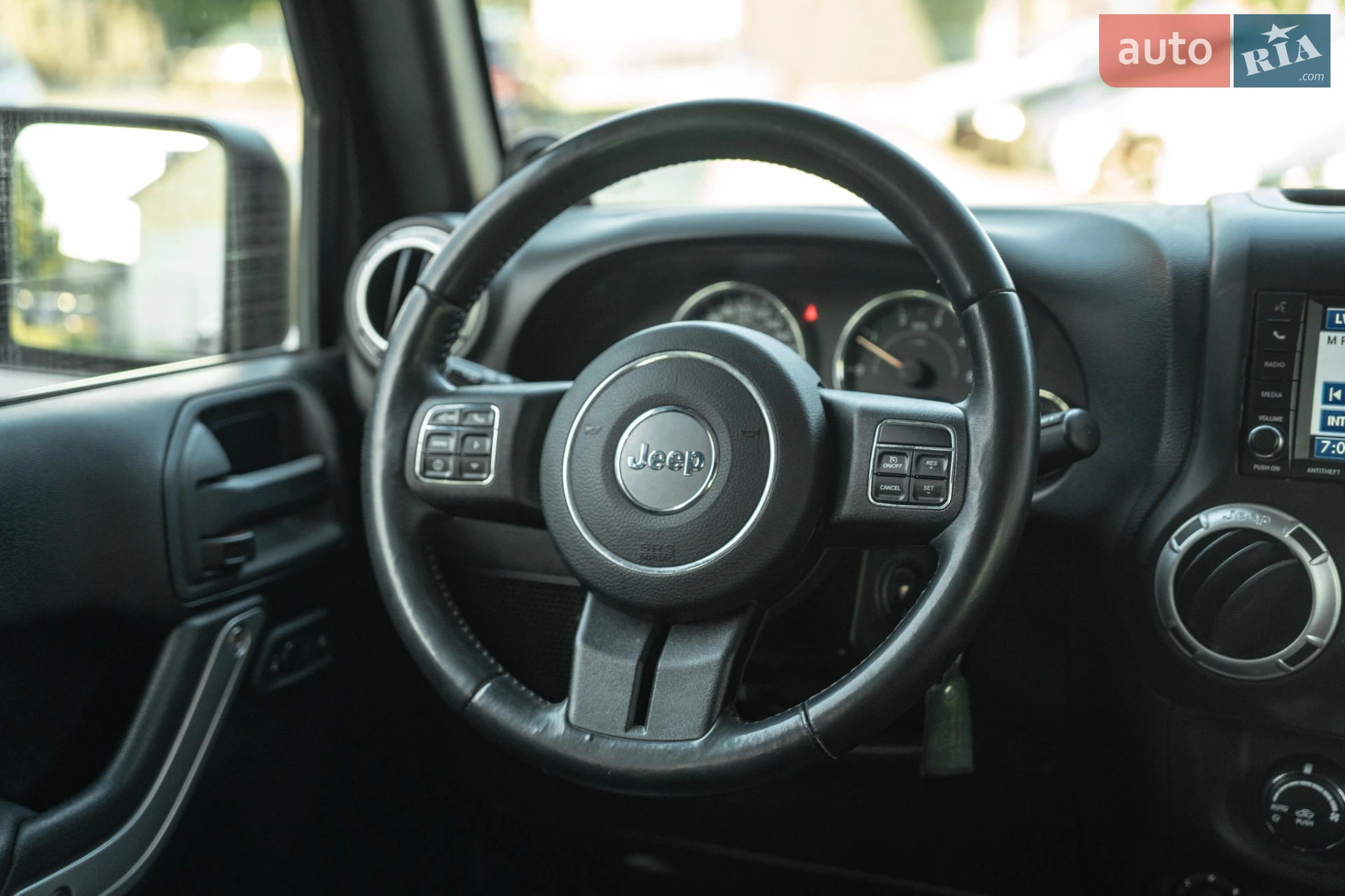 2012 Jeep Wrangler - мініатюра 31