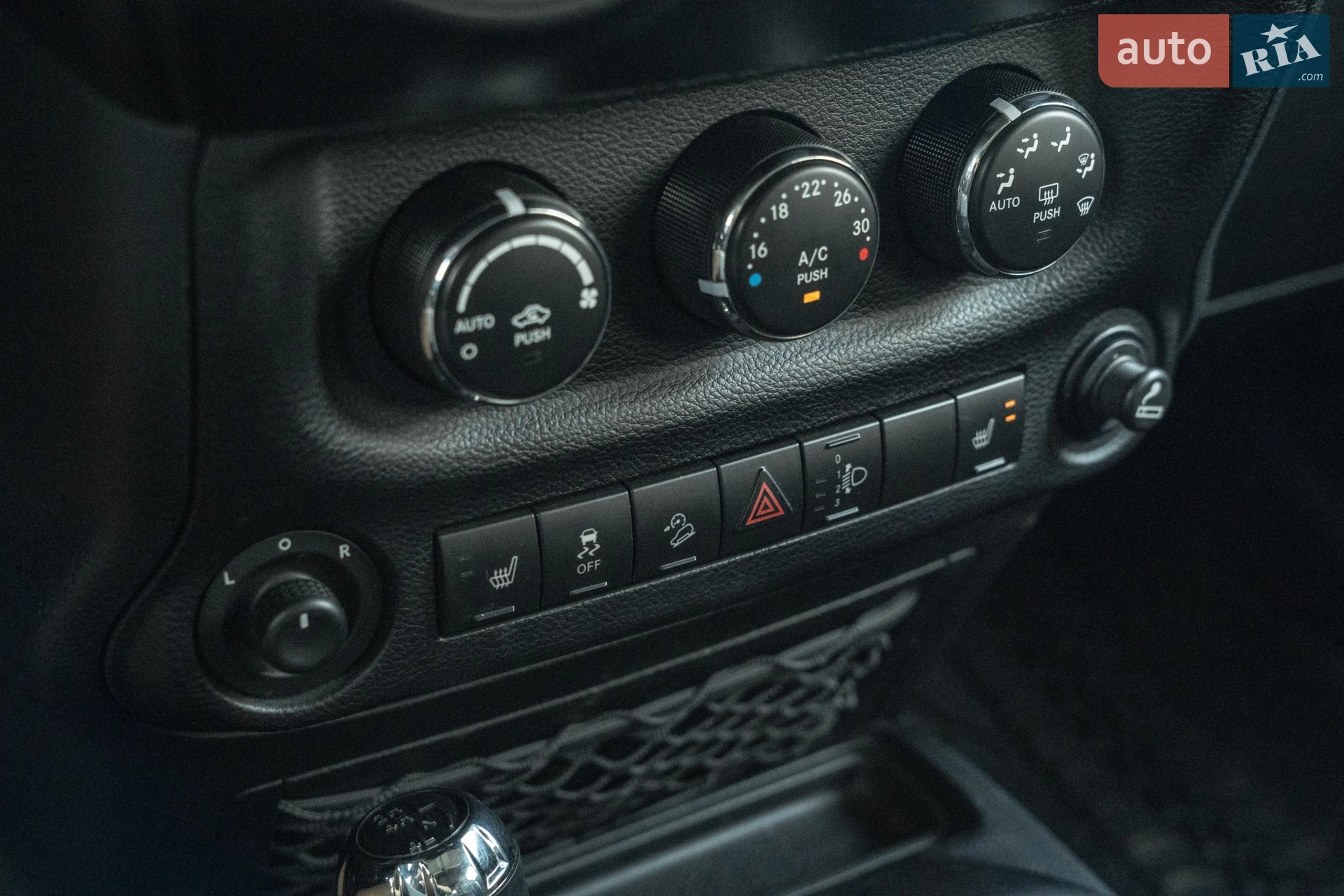 2012 Jeep Wrangler - мініатюра 38