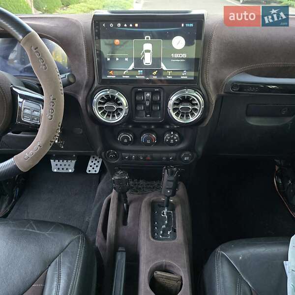 Внедорожник / Кроссовер Jeep Wrangler 2015 в Одессе