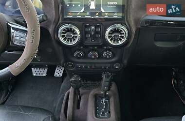 Внедорожник / Кроссовер Jeep Wrangler 2015 в 