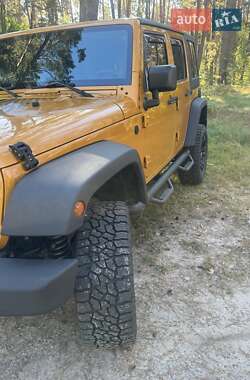 Внедорожник / Кроссовер Jeep Wrangler 2014 в 