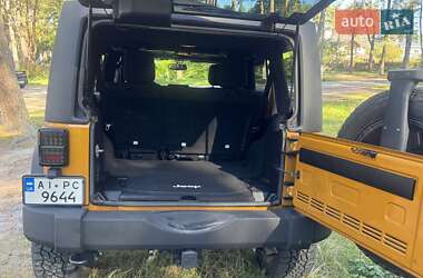 Внедорожник / Кроссовер Jeep Wrangler 2014 в 