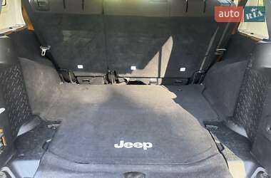 Внедорожник / Кроссовер Jeep Wrangler 2014 в 