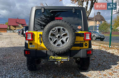 Внедорожник / Кроссовер Jeep Wrangler 2015 в 