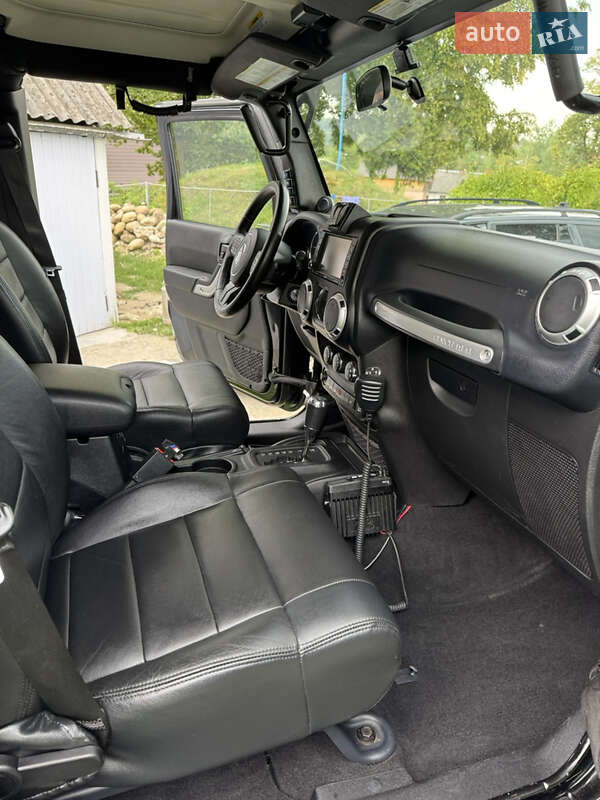 Позашляховик / Кросовер Jeep Wrangler 2011 в Яремчі