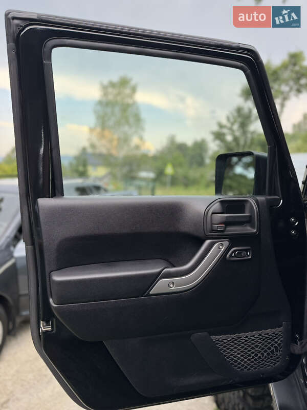 Позашляховик / Кросовер Jeep Wrangler 2011 в Яремчі