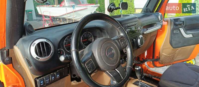 Внедорожник / Кроссовер Jeep Wrangler 2013 в Киеве