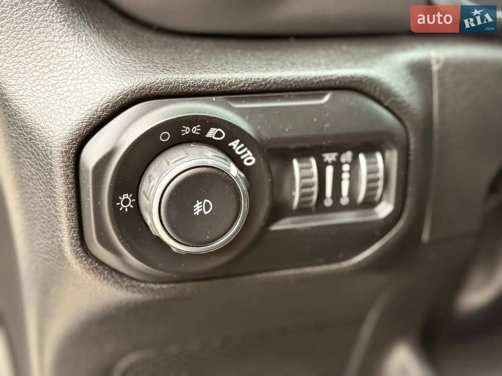 2022 Jeep Wrangler - мініатюра 108