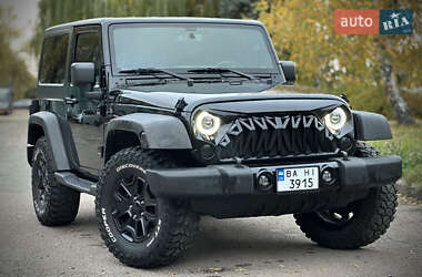 Внедорожник / Кроссовер Jeep Wrangler 2015 в 