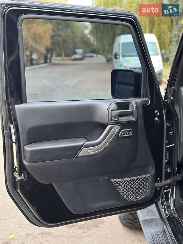 Внедорожник / Кроссовер Jeep Wrangler 2015 в Киеве фото 31 Внедорожник / Кроссовер Jeep Wrangler 2015 в Киеве