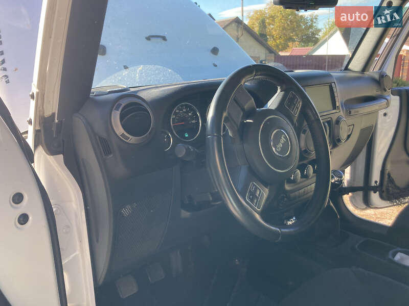 Внедорожник / Кроссовер Jeep Wrangler 2016 в Киеве фото 45 Внедорожник / Кроссовер Jeep Wrangler 2016 в Киеве