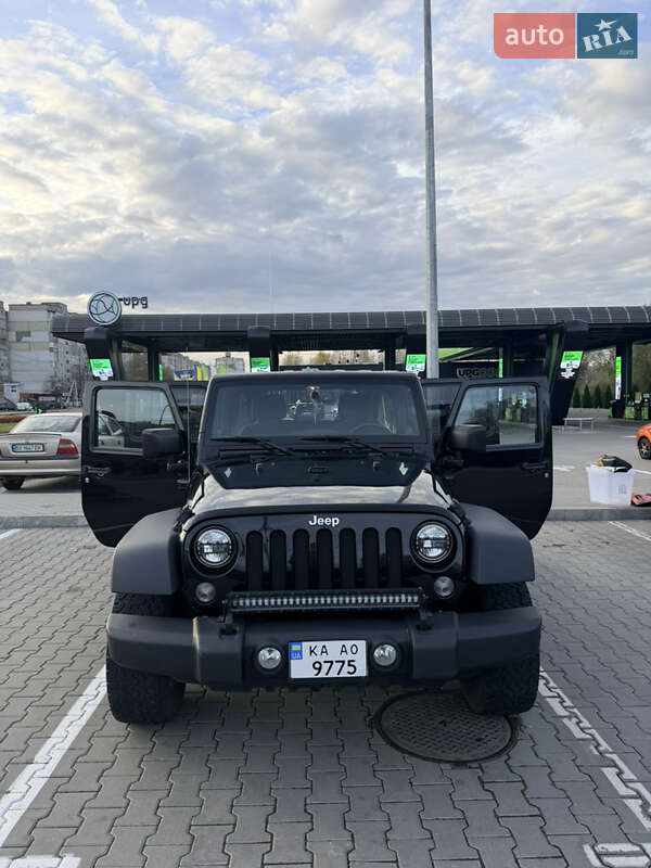 Внедорожник / Кроссовер Jeep Wrangler 2014 в Хмельницком