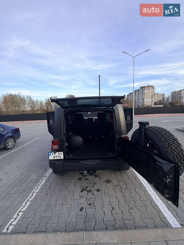 Внедорожник / Кроссовер Jeep Wrangler 2014 в Хмельницком