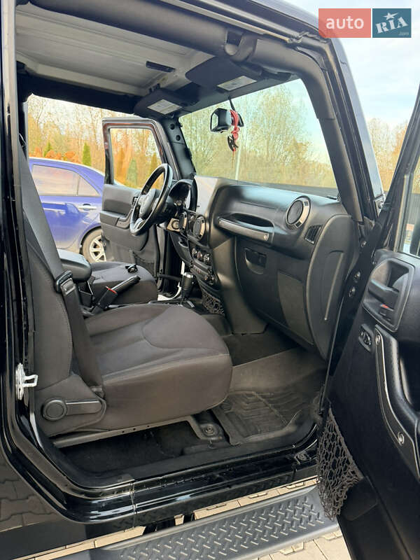 Внедорожник / Кроссовер Jeep Wrangler 2014 в Хмельницком