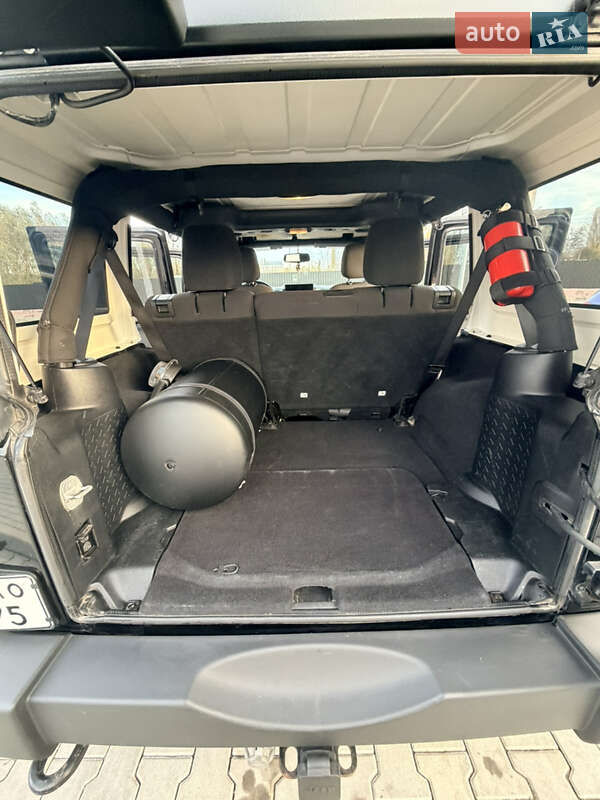 Внедорожник / Кроссовер Jeep Wrangler 2014 в Хмельницком