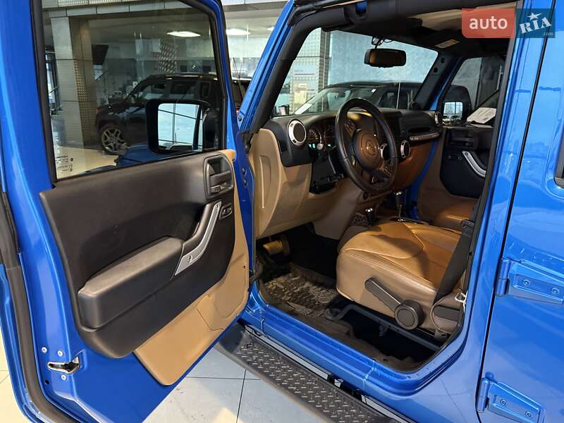Внедорожник / Кроссовер Jeep Wrangler 2014 в Одессе