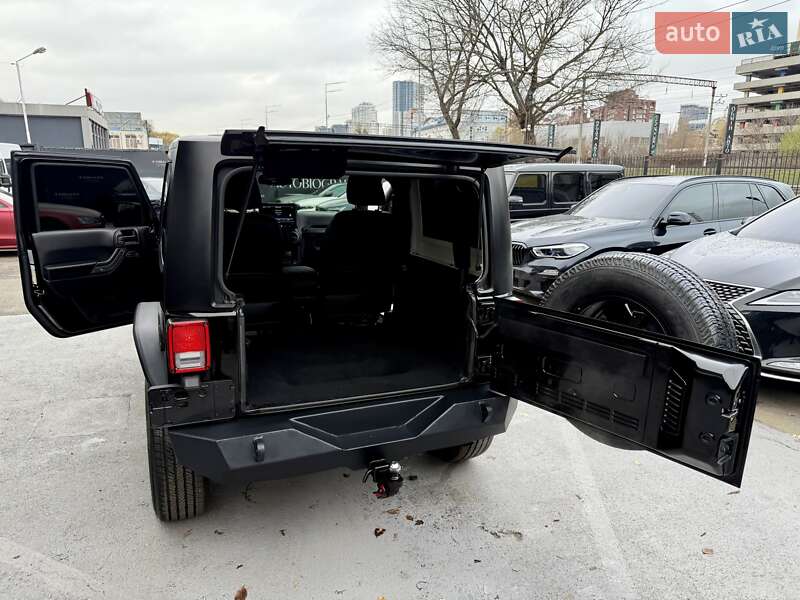 Позашляховик / Кросовер Jeep Wrangler 2016 в Києві фото 43 Позашляховик / Кросовер Jeep Wrangler 2016 в Києві