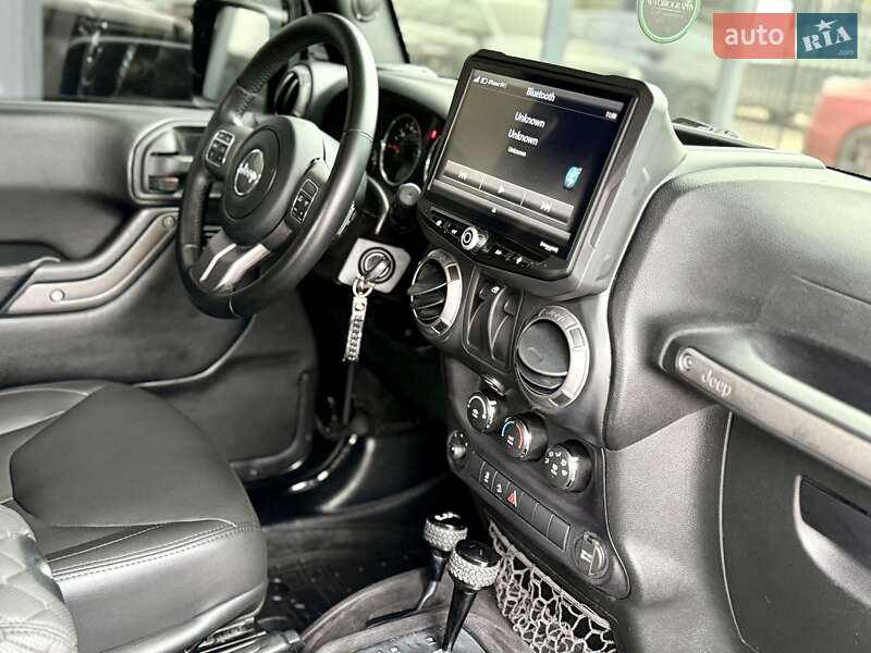 Позашляховик / Кросовер Jeep Wrangler 2016 в Києві фото 48 Позашляховик / Кросовер Jeep Wrangler 2016 в Києві