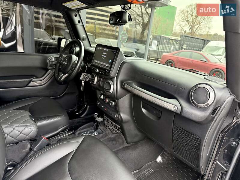 Позашляховик / Кросовер Jeep Wrangler 2016 в Києві фото 47 Позашляховик / Кросовер Jeep Wrangler 2016 в Києві