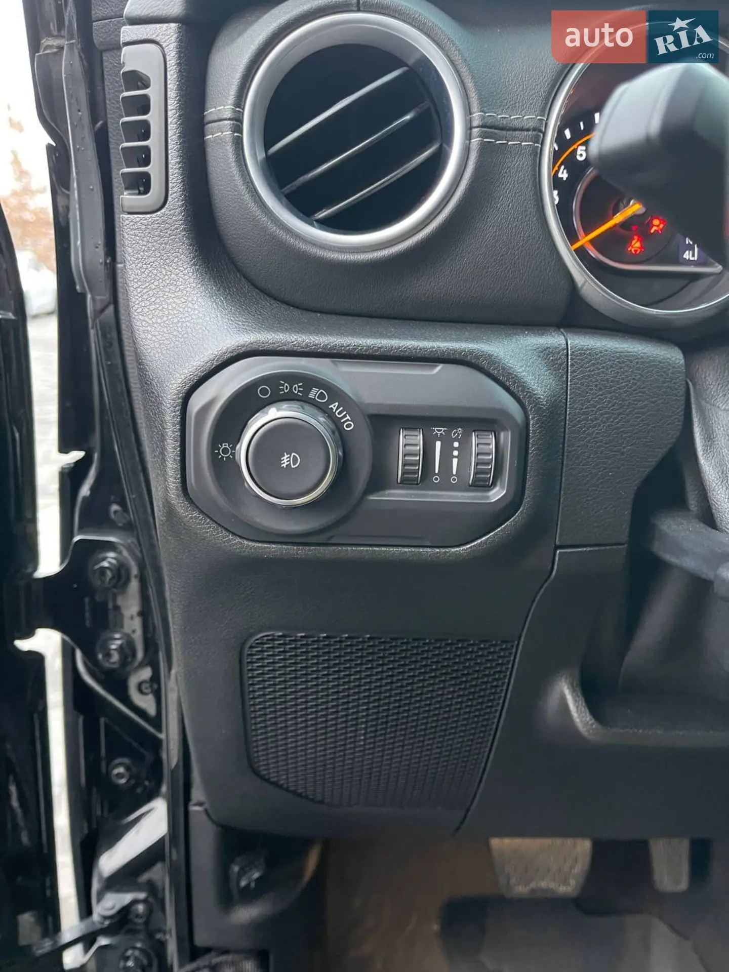 2018 Jeep Wrangler - мініатюра 12