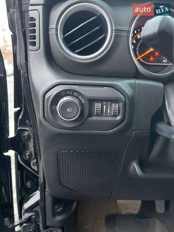 Позашляховик / Кросовер Jeep Wrangler 2018 в Львові