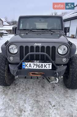 Внедорожник / Кроссовер Jeep Wrangler 2016 в Киеве