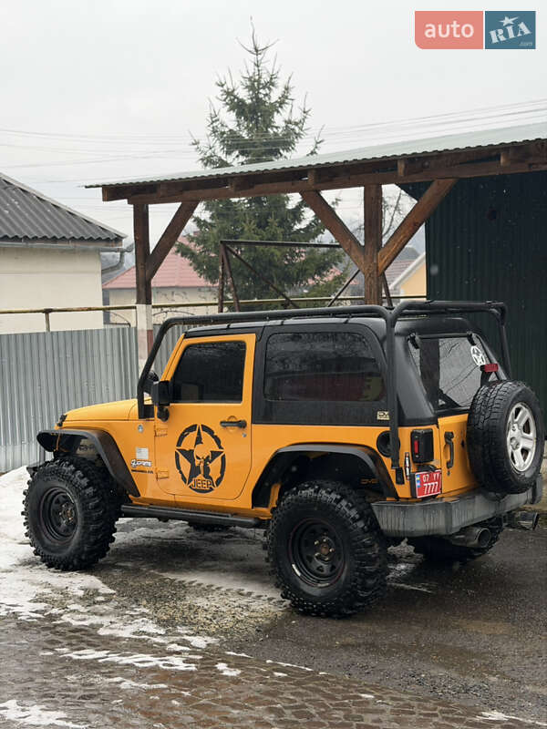 Позашляховик / Кросовер Jeep Wrangler 2012 в Мукачевому