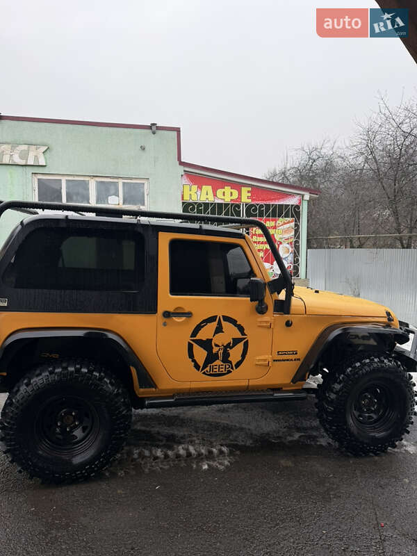 Позашляховик / Кросовер Jeep Wrangler 2012 в Мукачевому