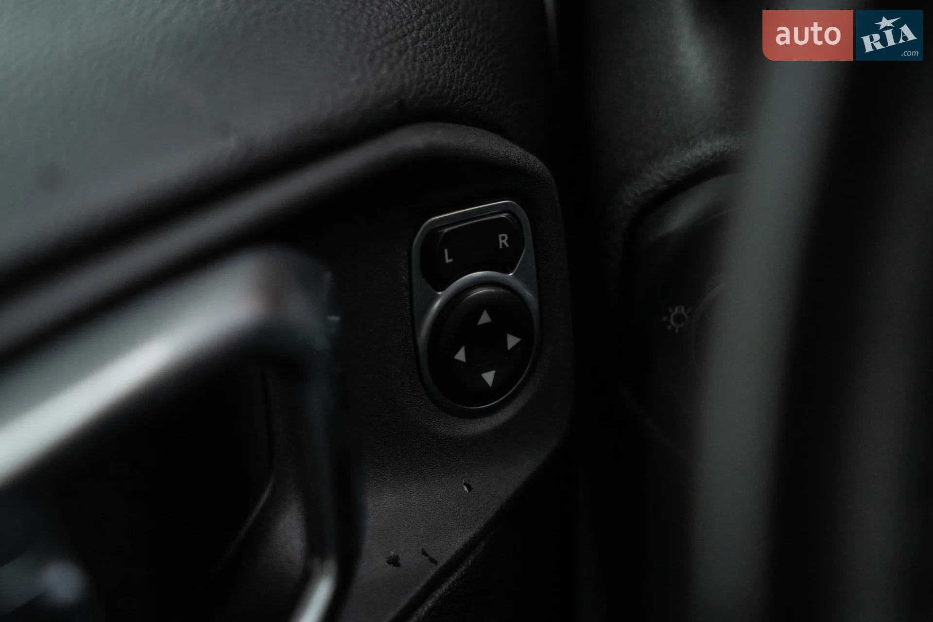 2020 Jeep Wrangler - мініатюра 25