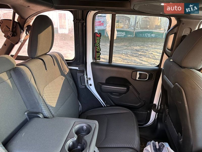 Внедорожник / Кроссовер Jeep Wrangler 2024 в Ужгороде